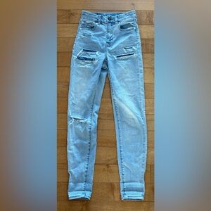 American Eagle Light Wash Distressed Skinny Jeans